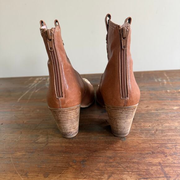 Stuart Weitzman 8 Tan Rhinestone Studded Western Ankle Boots Leather Cowboy FLAW - Picture 3 of 11